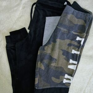 Green and Black Ankle Cropped Pants with Elastic Waistband